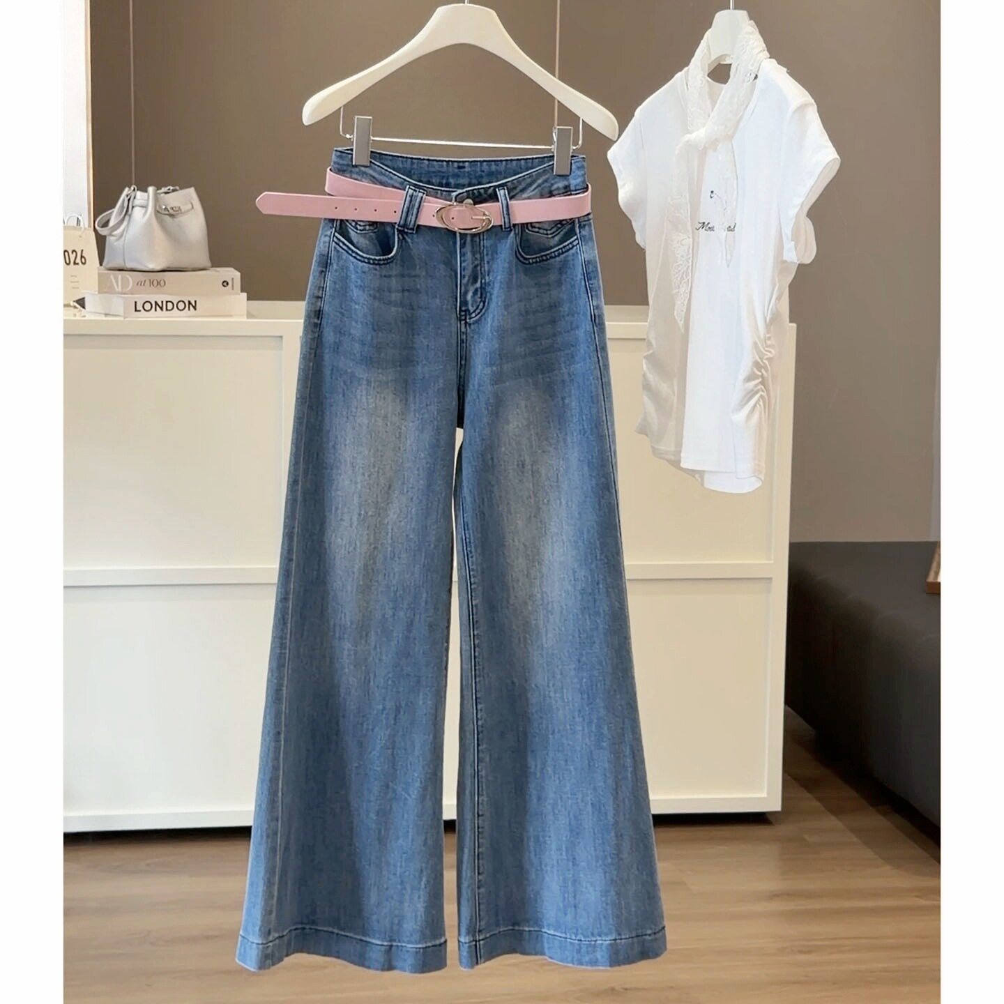 蓝色复古阔腿牛仔裤女夏季2026新款高腰显瘦宽松显瘦微喇直筒裤子