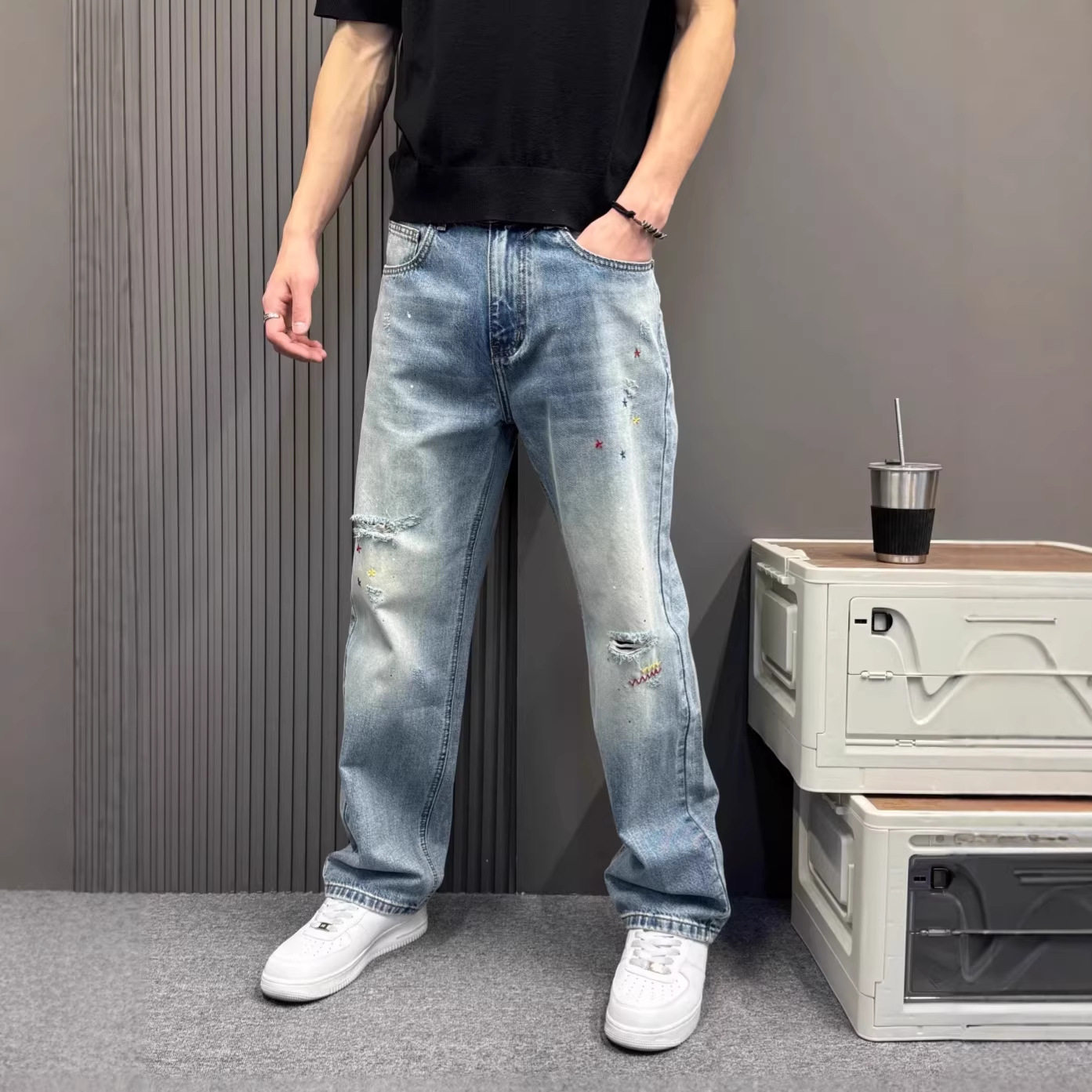 潮男破洞星星刺绣牛仔裤浅蓝直筒裤男设计感小众街拍百搭神裤