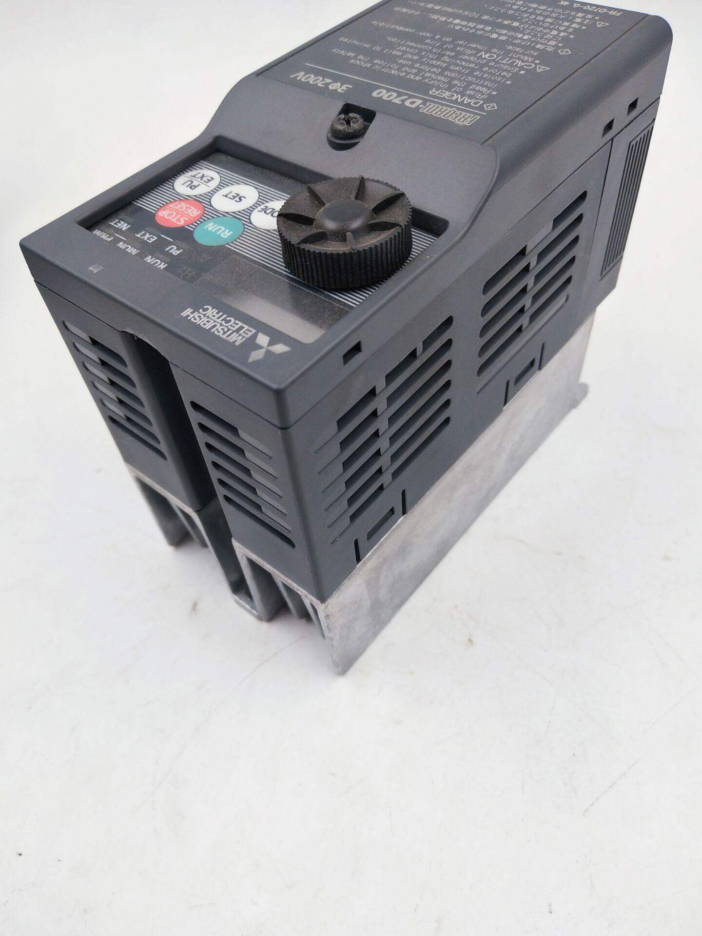 原装拆机三菱d700系列变频器 fr-d720-0.4k 实物图询价