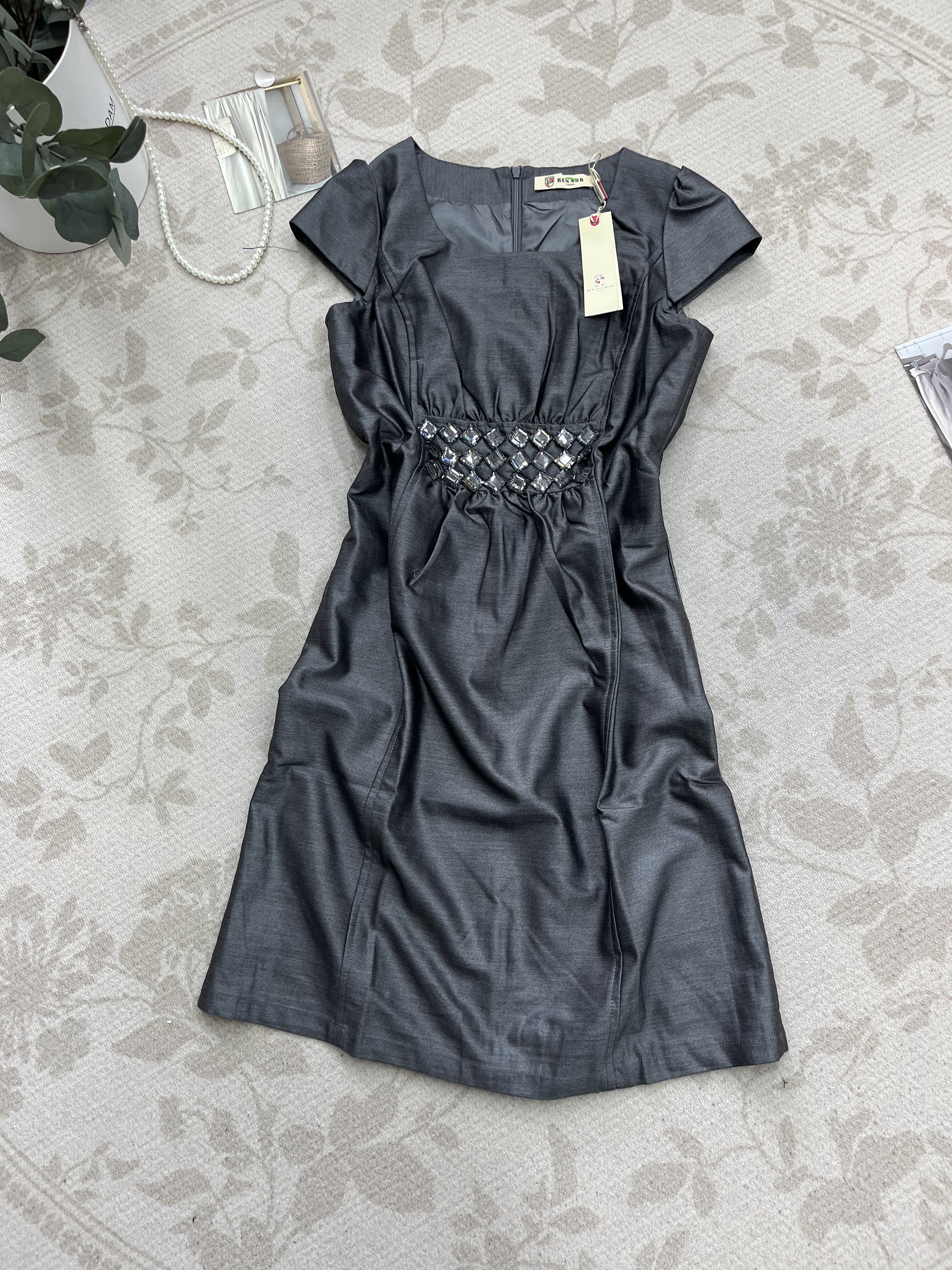 新款时尚修身显瘦气质无袖连衣裙女夏季通勤百搭显瘦,女装/女士精品,上衣,淘宝优惠券,粉丝福利购,淘宝优惠卷