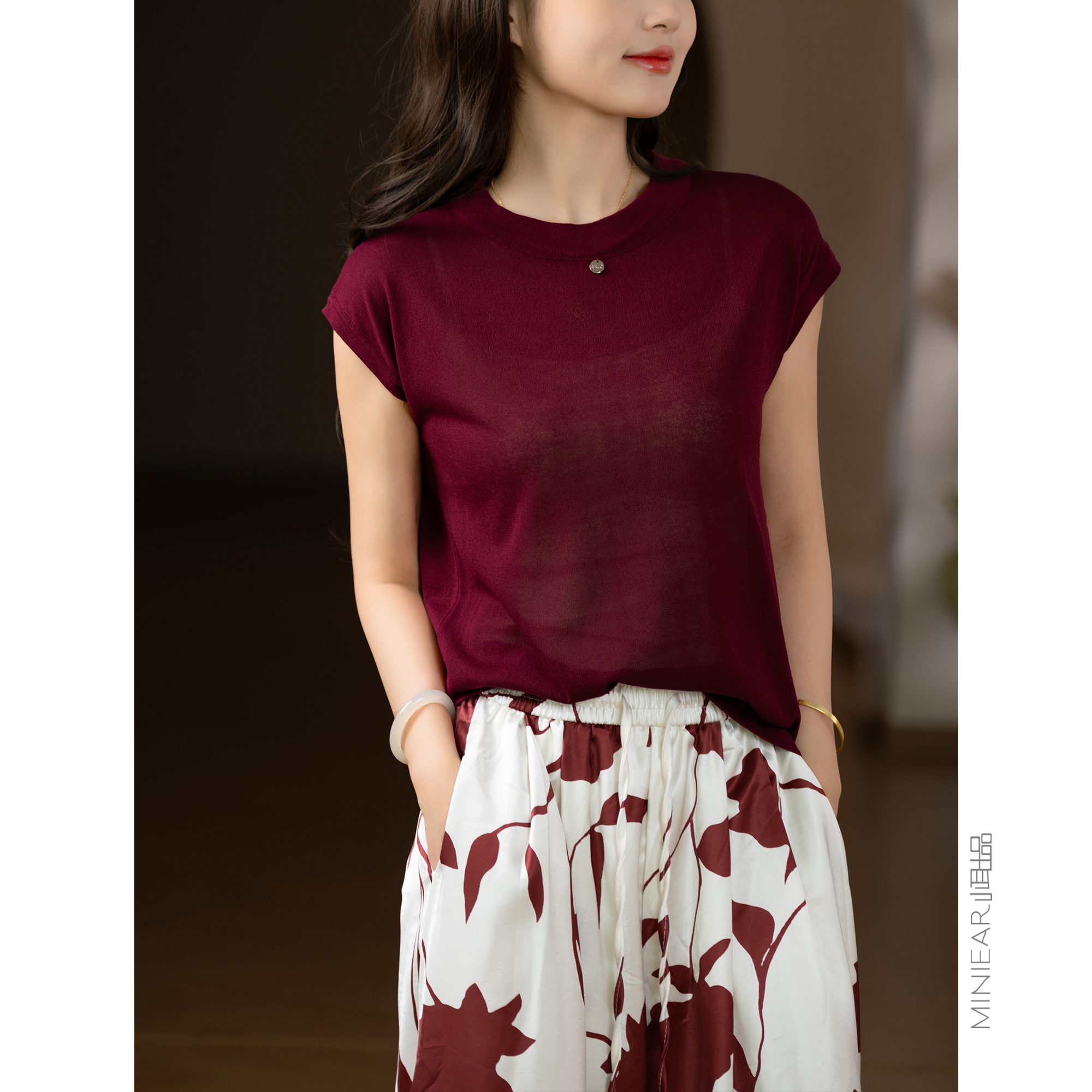 小耳出品 软糯“棉花糖”纱/轻盈透气/自带优雅 圆领连肩袖短袖女