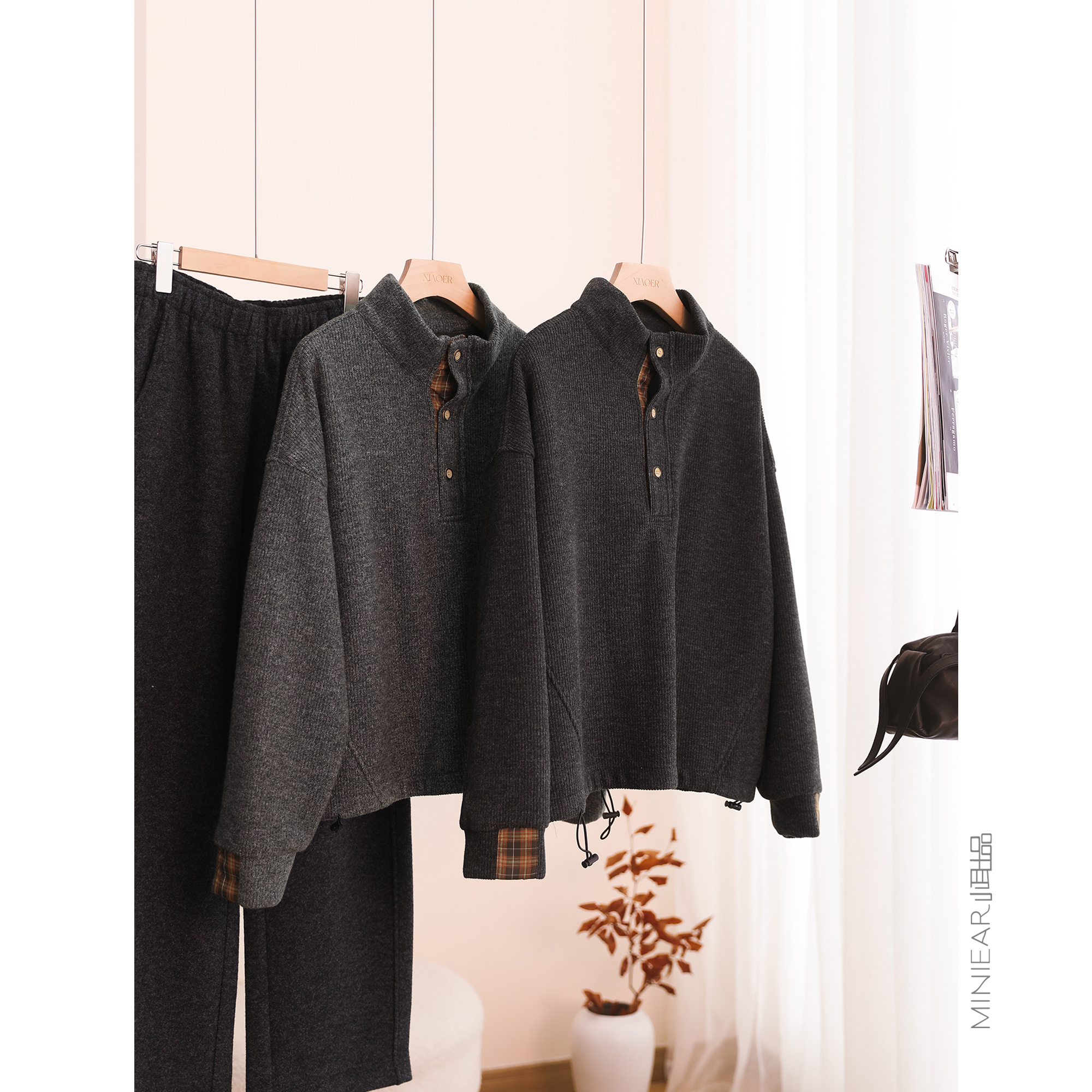 小耳出品袖口格纹竖条肌理卫衣