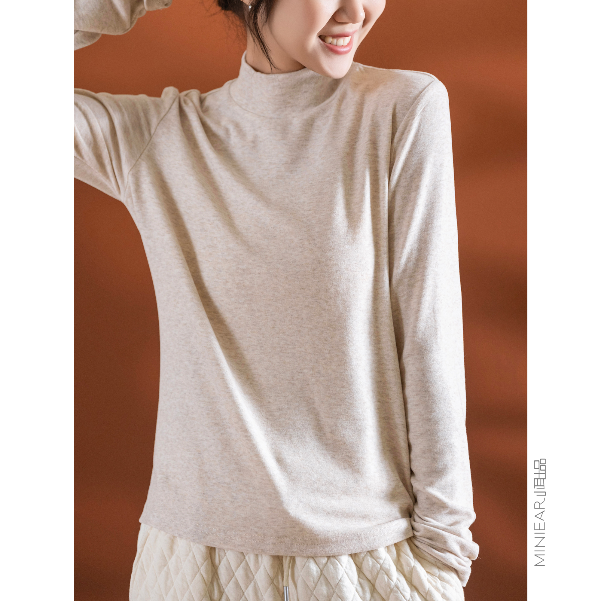 后领口三粒扣简约打底衫女