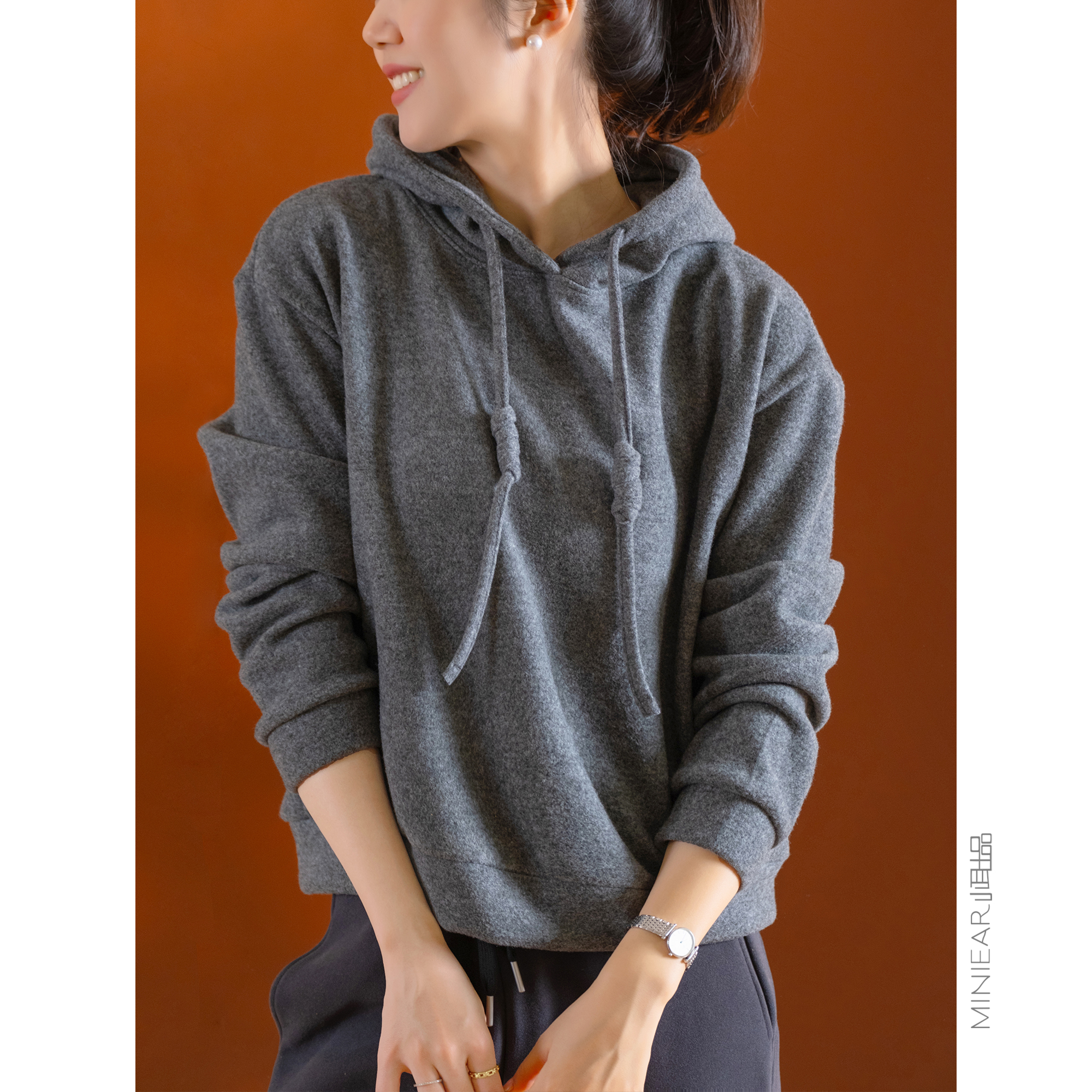小耳出品人棉混纺基础款连帽卫衣