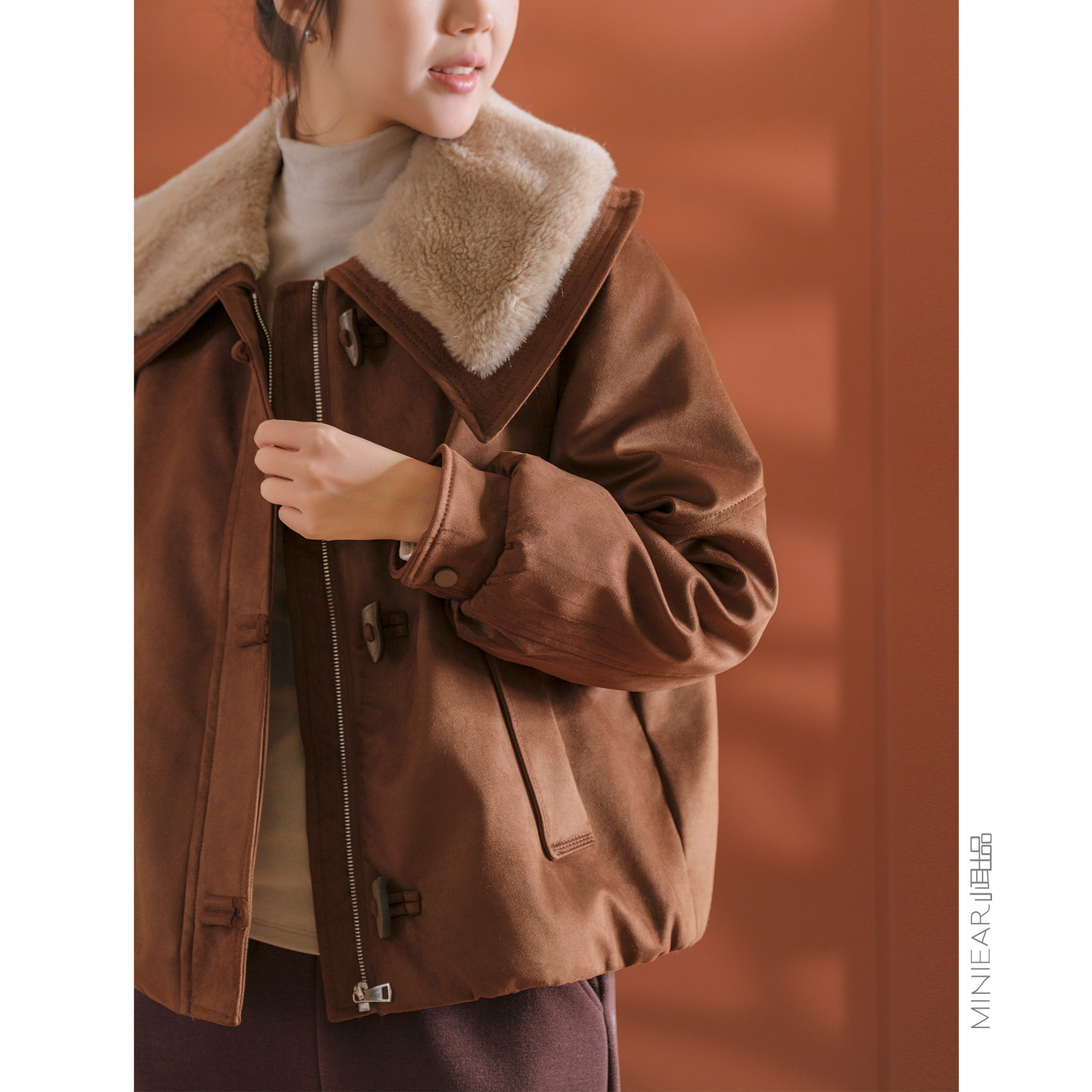 小耳出品加绒毛领翻领拉链外套