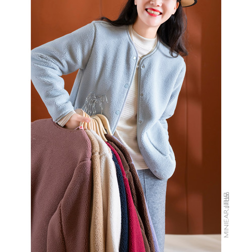 小耳出品百搭圆领羊剪绒按扣外套