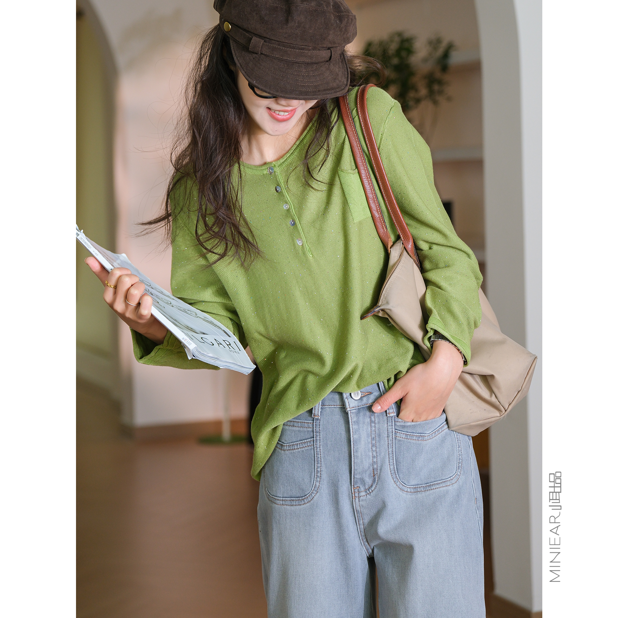 小耳出品 棉混纺亮片V领螺纹针织开衫 卷边圆领半扣长袖毛衣女