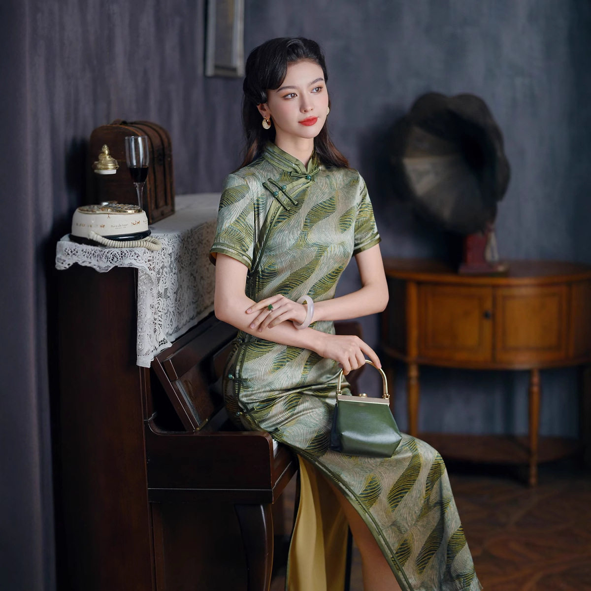 唐之恋2023新款真丝旗袍夏女桑蚕丝高奢感礼服绿色长款改良连衣裙