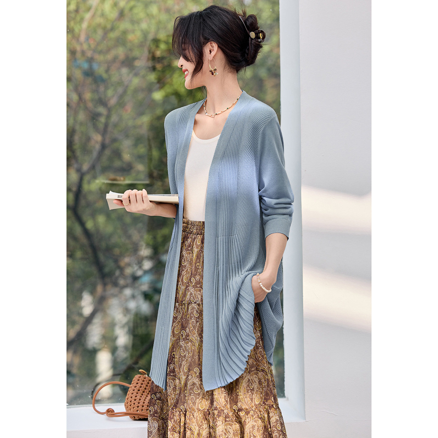 慵懒风冰丝V领开衫女中长款2026春装新款宽松针织衫灰色百搭外套