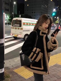 网红灯芯绒外套女短款冬季韩版宽松加厚小个子羊羔毛工装棉服