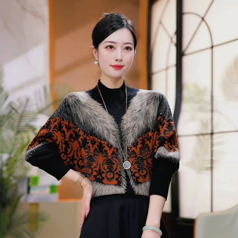 2025秋冬新款抗起球针织毛衣保暖简约套头烫钻打底衫长袖上衣女装