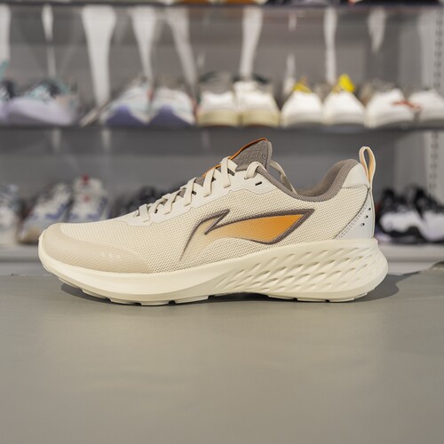 李宁男子跑鞋回弹透气