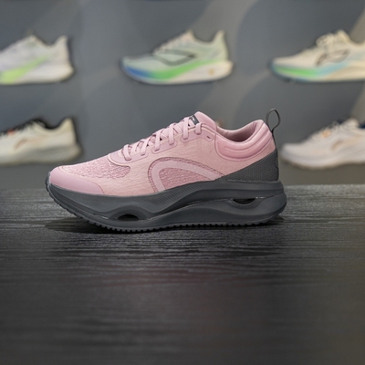 李宁女子跑鞋缓震回弹