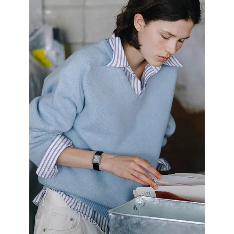 LINHOUSE复古冰川蓝V领毛衣