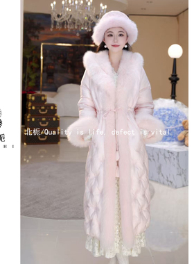 【冰雪梦境】时尚格子系带花朵狐狸毛羽绒服815473