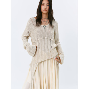 女松弛感修身 温柔风V领不规则针织衫 破洞上衣 法式 洛边