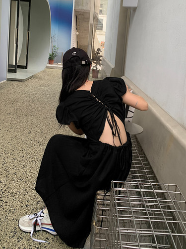 洛边小众设计师款绑带黑色连衣裙