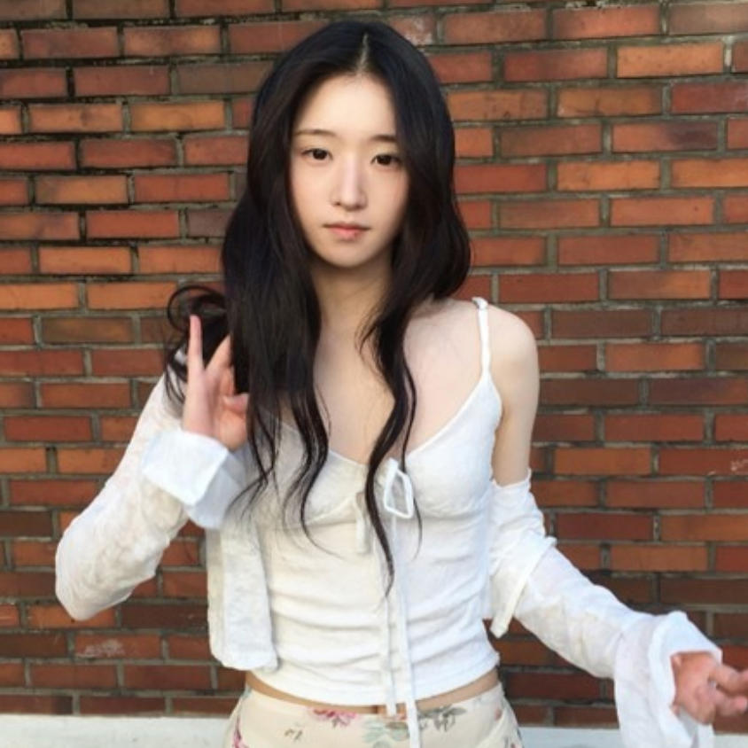韩国代购直邮2026秋Daybin蕾丝吊带开衫两件套修身显瘦少女感套装
