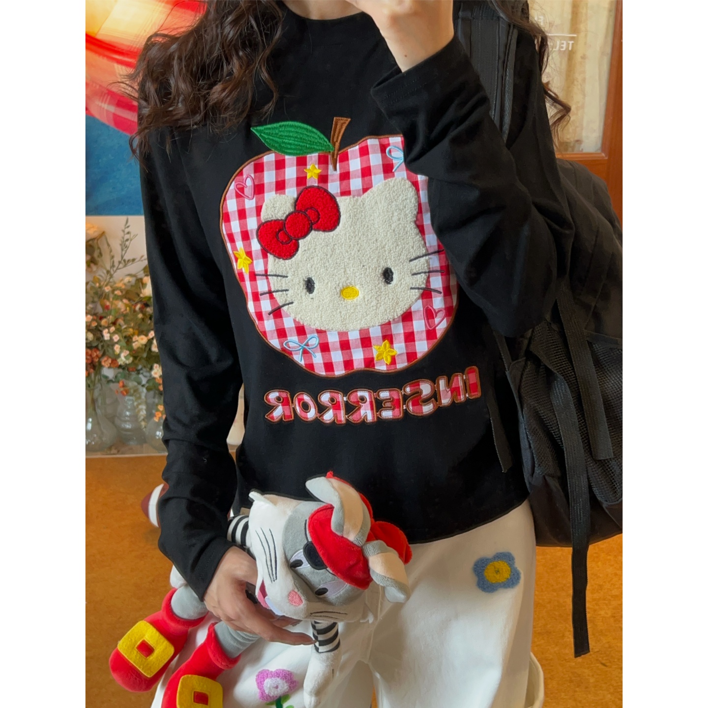 C2自制/复古苹果kt猫刺绣长袖T恤秋季修身打底衫趣味卡通百搭上衣