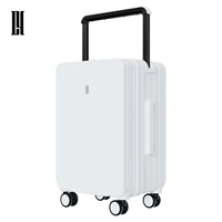 Белая безупречная молния.