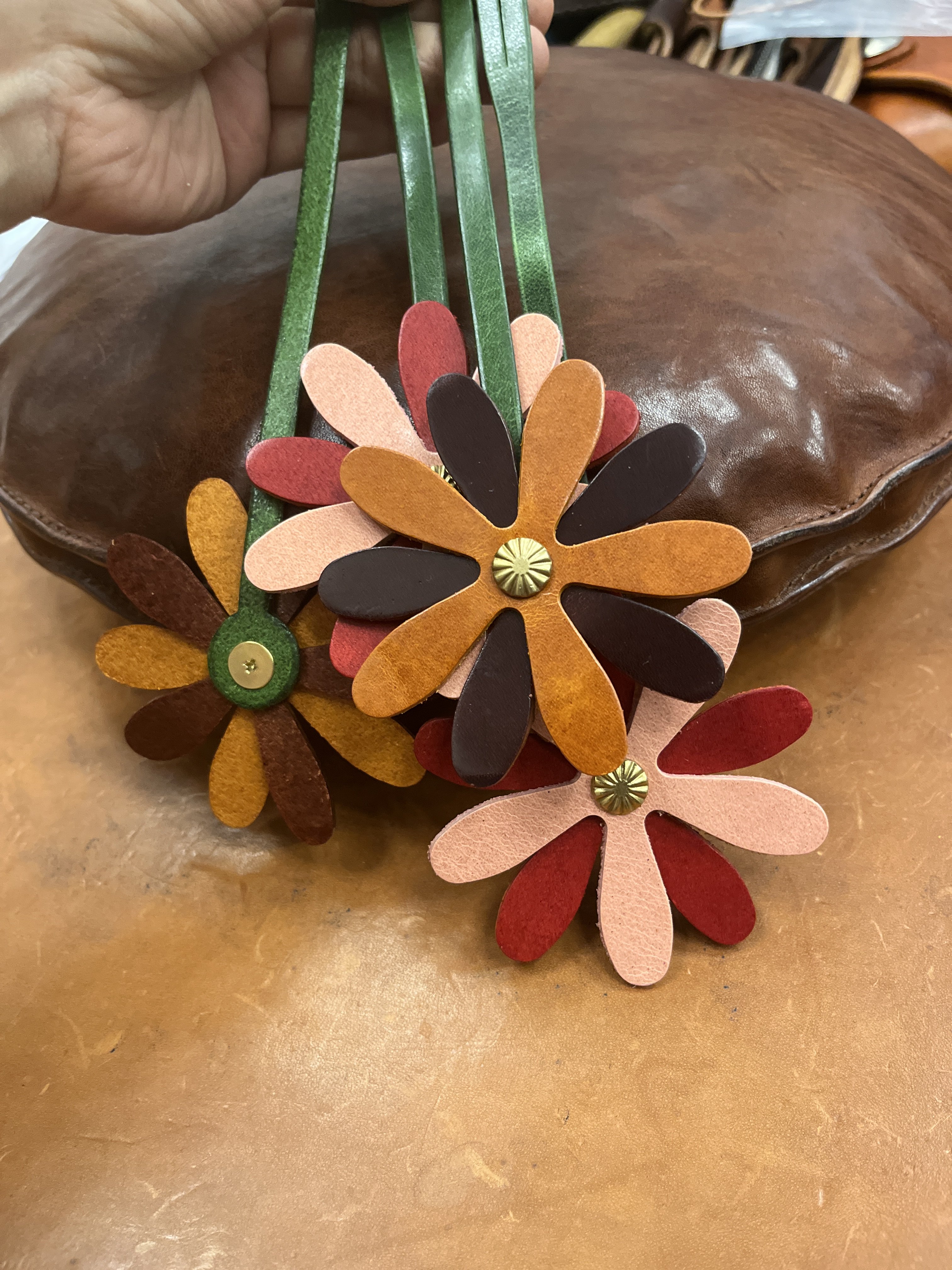 制道真皮小雏菊挂件钥匙扣包包挂饰可爱卡通小众创意小礼品花花,箱包皮具/热销女包/男包,通用款女包,淘宝优惠券,粉丝福利购,淘宝优惠卷