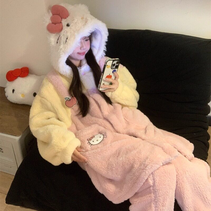 可爱HelloKitty珊瑚绒连帽睡衣女