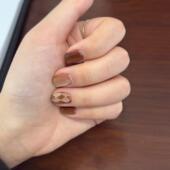 秋日琥珀2025年新款 网红美甲纯手工穿戴甲高级感短款 甜酷显白定制