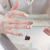 2025年新款 秋冬氛围感璀璨雪国显白美甲显白穿戴甲纯手工高级感