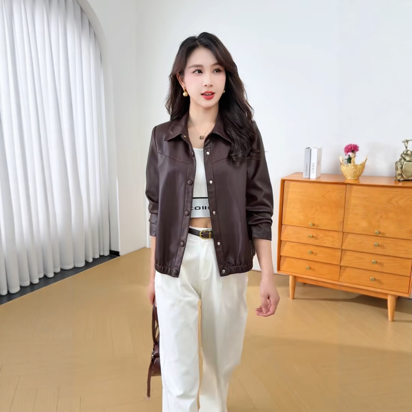 时尚机车风PU皮衣夹克短外套女