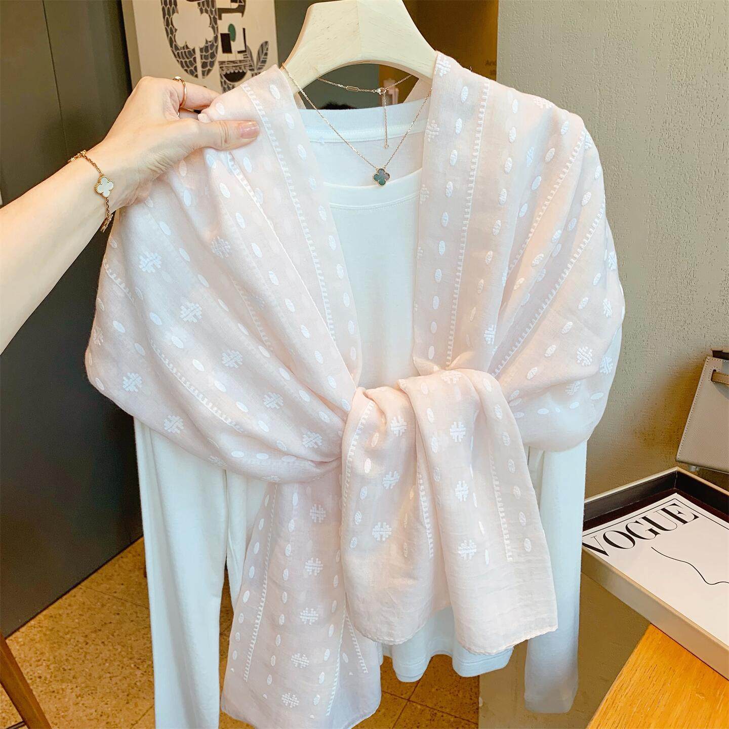 民族风刺绣棉麻围巾女春夏季薄款防晒旅游丝巾沙滩巾空调房披肩潮