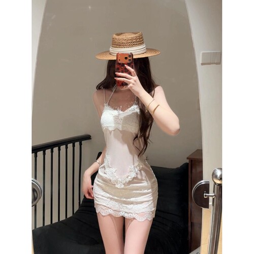 防晒聚拢显瘦蕾丝比基尼三件套