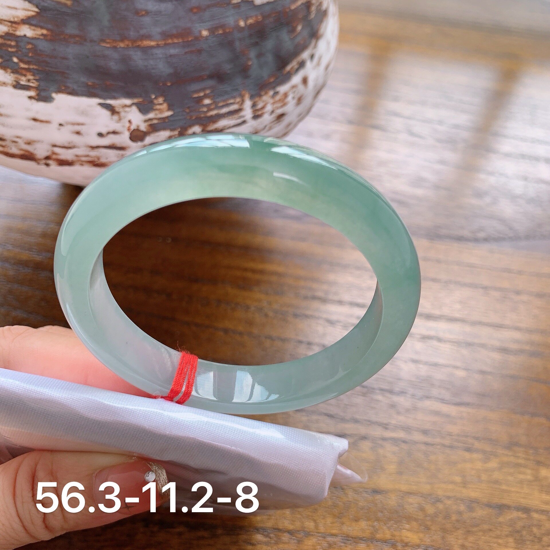 自然光实拍缅甸天然翡翠手镯冰种湖水绿起光飘花正圈玉镯子带证书