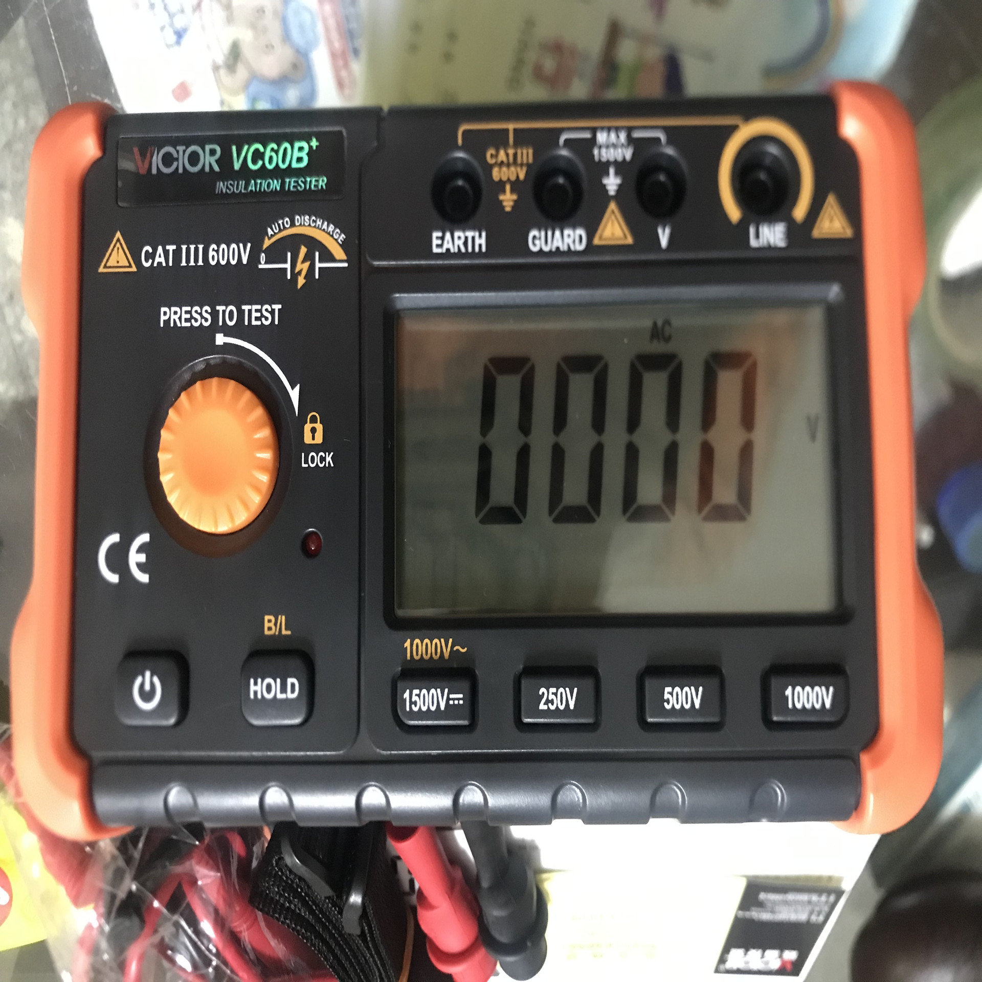 胜利绝缘电阻测试仪数字兆欧表VC60B+电子电工500V高压摇表1000V