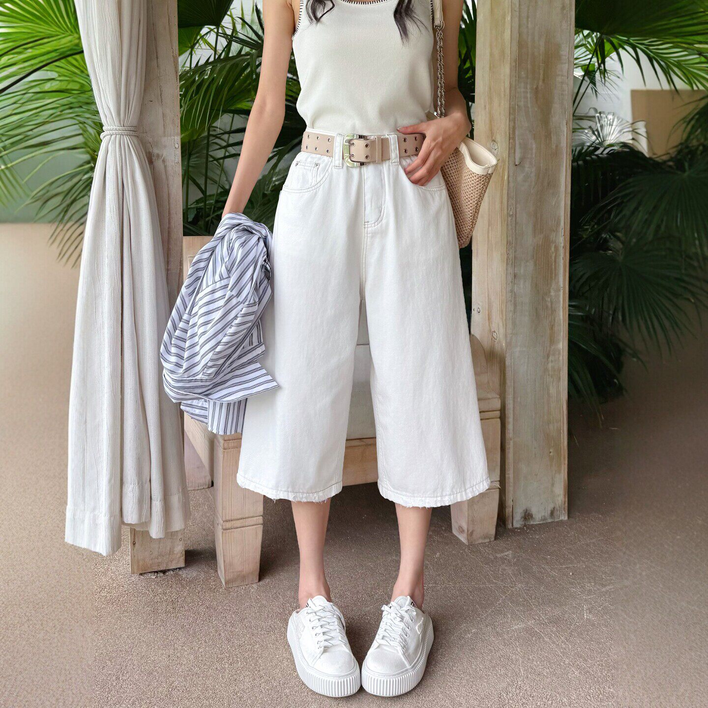 2026夏季薄款白色阔腿牛仔裤女宽松高腰显瘦七分小个子休闲直筒裤