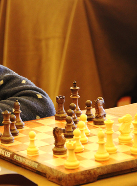 UB国际象棋仿木纹磁性棋子便携折叠棋盘学生比赛培训用棋友邦棋具