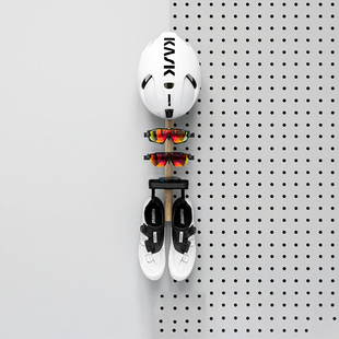 单车装备收纳实木挂架骑行头盔眼镜立式免打孔配件展示墙配件墙壁