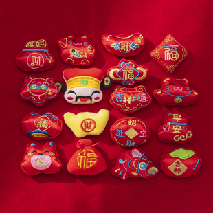 饰品 中国风春节卡通玩偶舞狮福鱼胸针毛绒蛇年礼物别针秋冬红色装