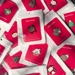 2024年新款 饰别针 圣诞节小礼物胸针卡通圣诞老人金属徽章衣服装