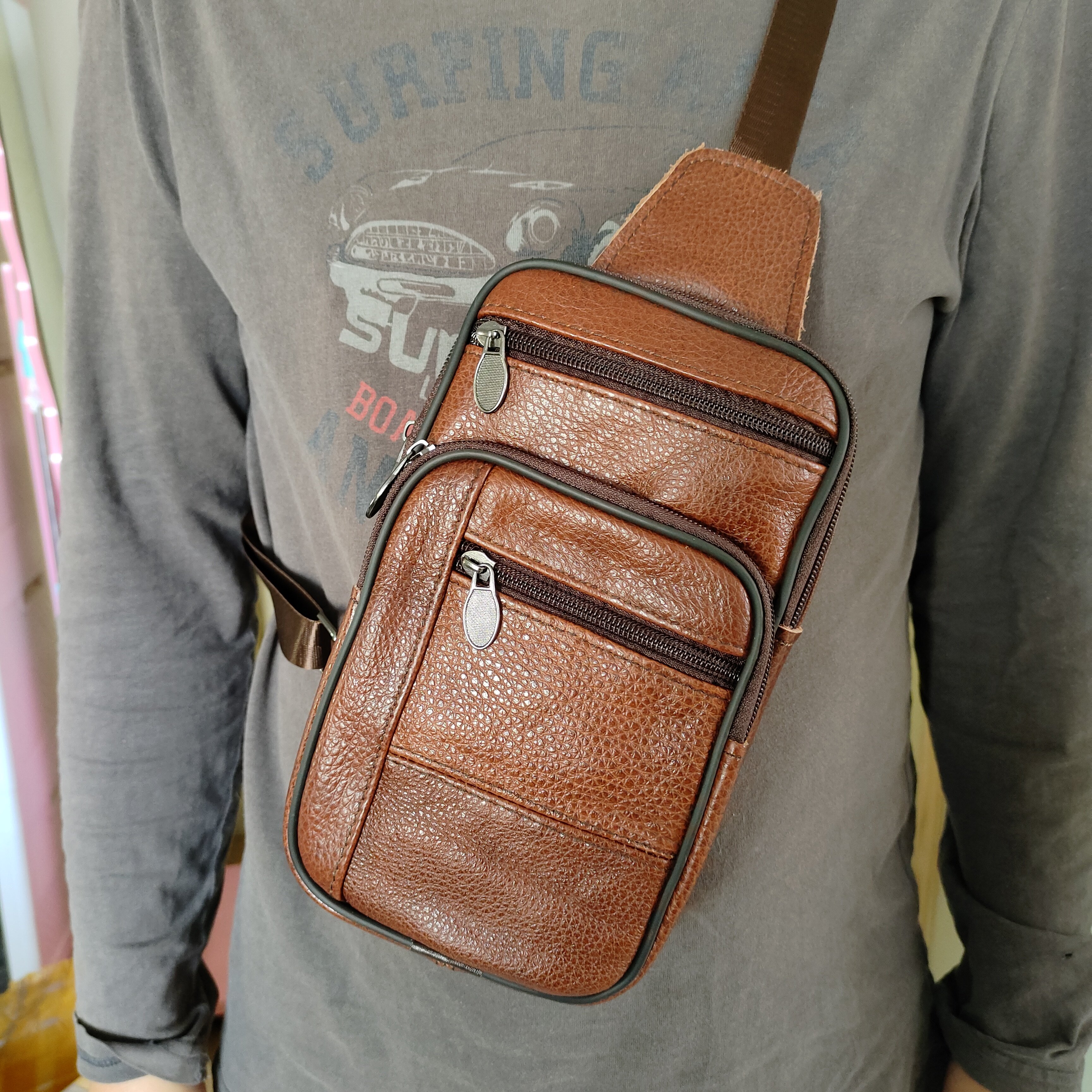 新款真牛皮包男式胸包斜挎包背包软皮运动包单肩复古休闲包小包