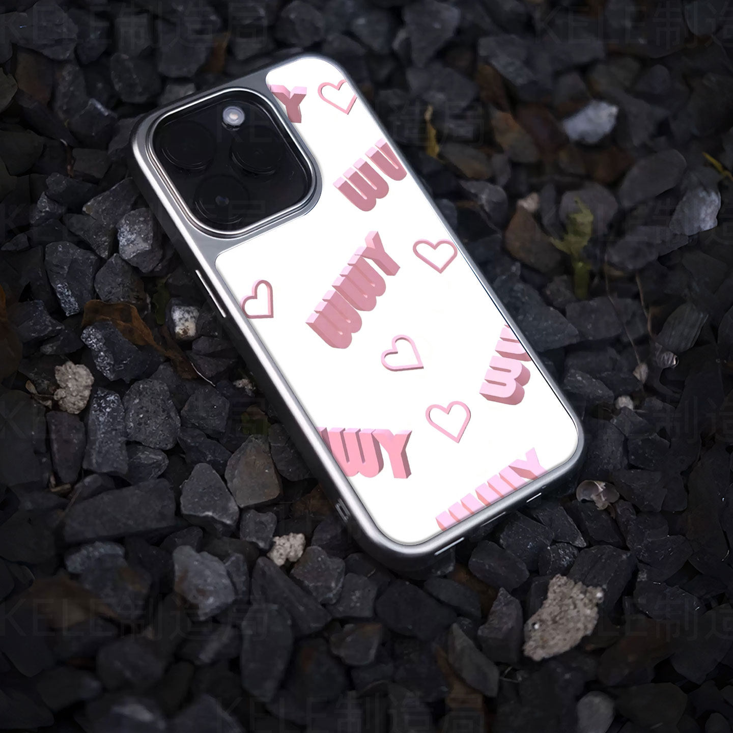 粉爱心字电镀玻璃黑框磨砂手机壳适用苹果iphone17promax华为OPPOFINDX8PRO华为MATE70PROPLUS小米15PRO华为P