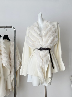 JustQin娇宠贵女2025秋装中长款环保狐狸毛领收腰毛呢针织女