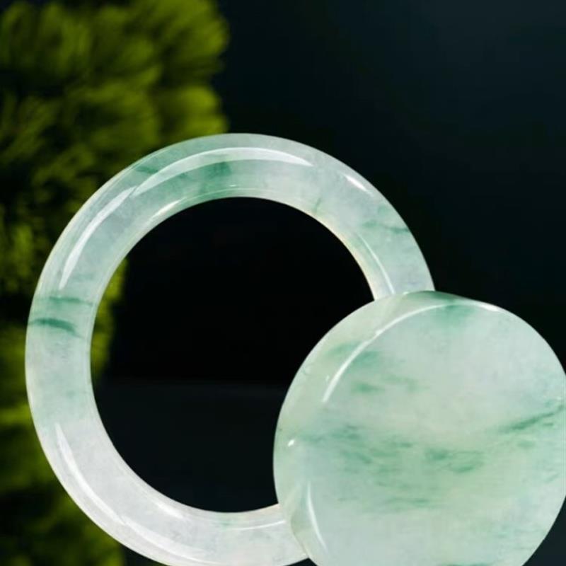 缅甸天然翡翠手镯女款冰种飘花阳绿圆条玉镯子贵妃细糯化老坑货