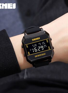 时刻美防水运动多功能青少年学生电子表数字式时尚户外夜光男手表