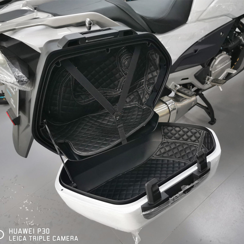 春风国宾摩托车1250TR-G边箱