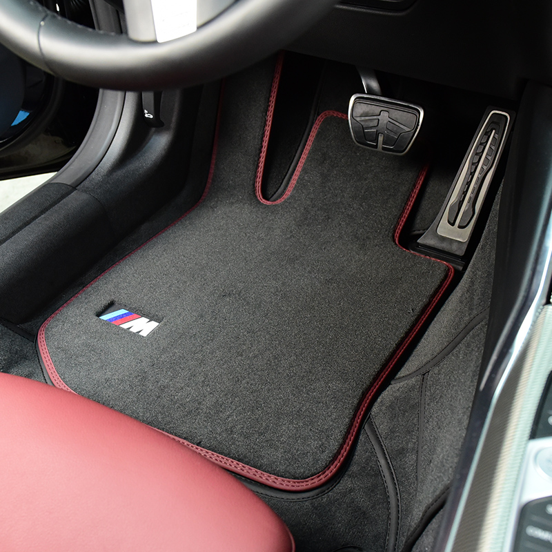 双层丝绒全包围脚垫宝马4系M4