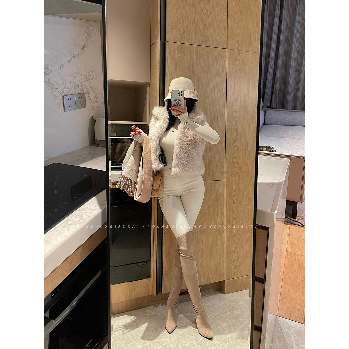 YoungGirlDay御姐纯欲风翻领修身显瘦短款仿皮草秋冬毛绒马甲背心