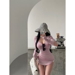 YoungGirlDay纯欲风性感圆领垫肩修身 包臀连衣裙短裙 显瘦挖洞长袖