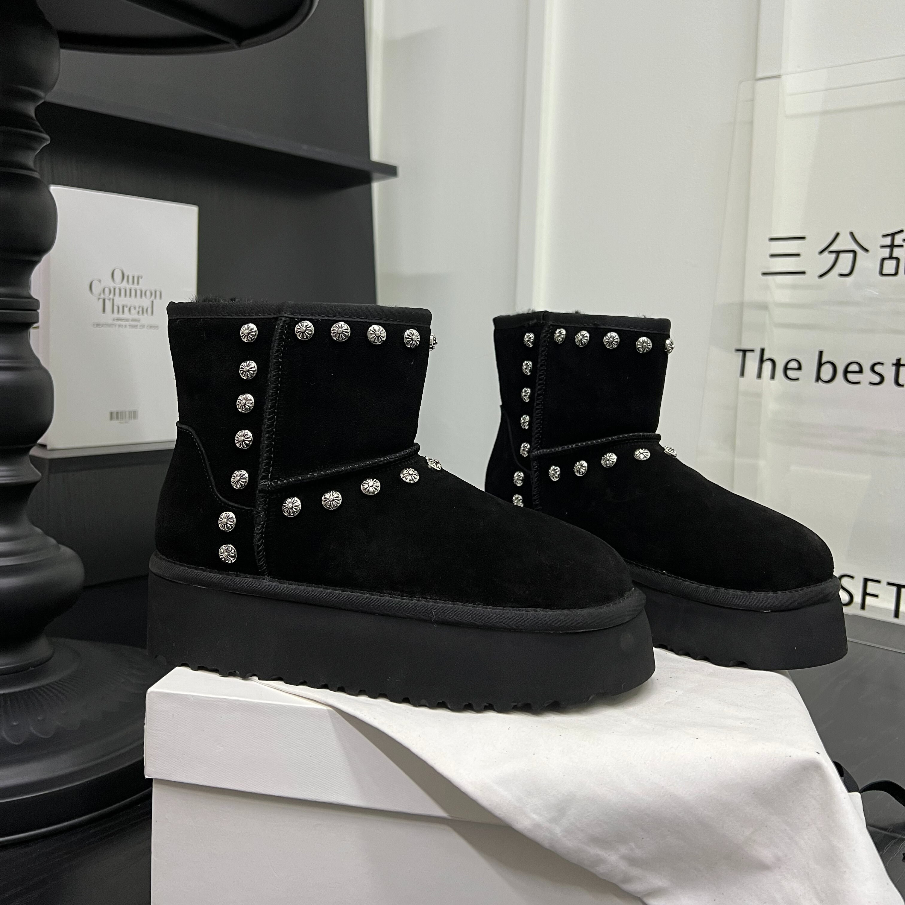 超火磨砂皮铆钉厚底增高雪地靴女2025冬加绒防滑保暖东北棉鞋短靴