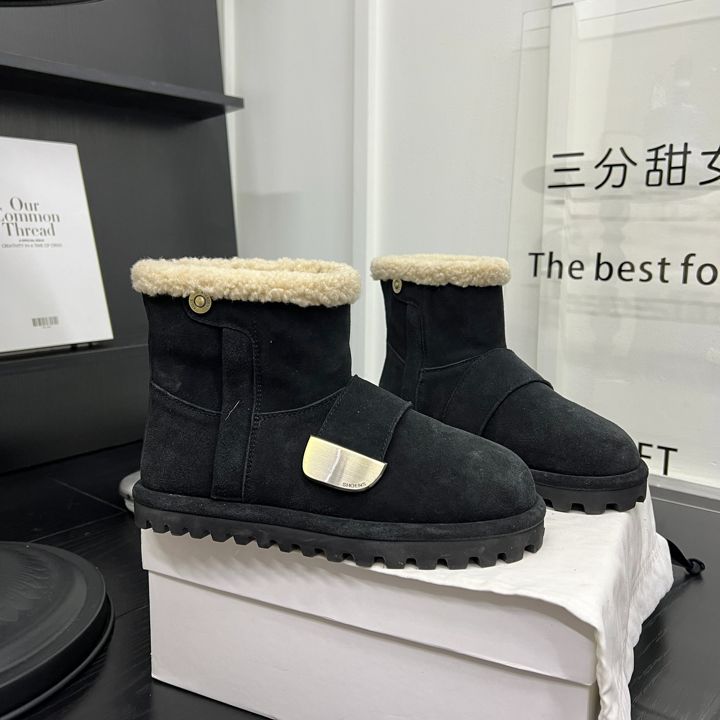 欧洲站磨砂皮厚底魔术贴马丁靴女超轻毛口百搭加绒保暖短靴雪地靴