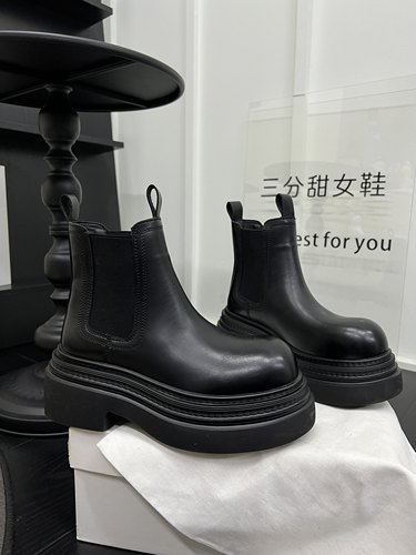 欧洲站真皮厚底增高切尔西靴女2026年秋季新款英伦风轻便百搭短靴